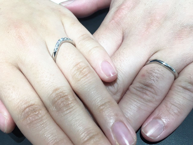 ♡指をほっそり魅せるV字デザイン♡